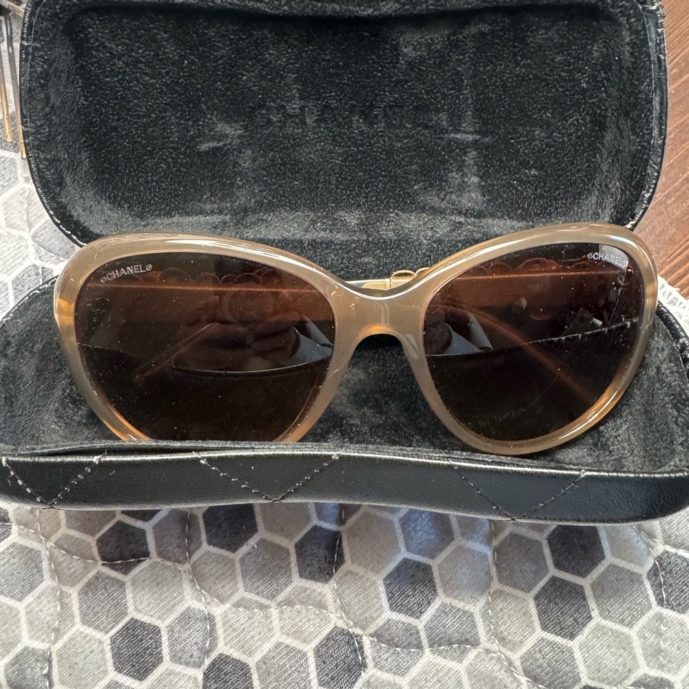 Authentic Chanel brown sunglasses - Picture 7 of 9